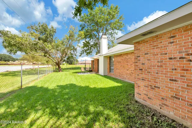 $3,000 | 102 Steeple Chase Drive, Lafayette, LA 70506