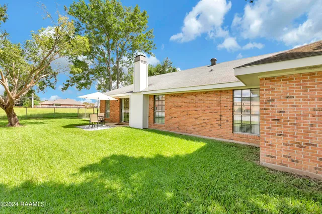 $3,000 | 102 Steeple Chase Drive, Lafayette, LA 70506