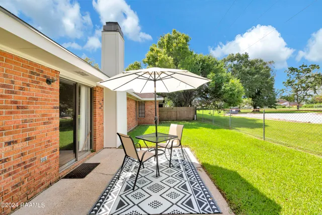 $3,000 | 102 Steeple Chase Drive, Lafayette, LA 70506