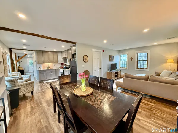 $2,200 | 4 Main Street South, Unit 2, Woodbury, CT 06798