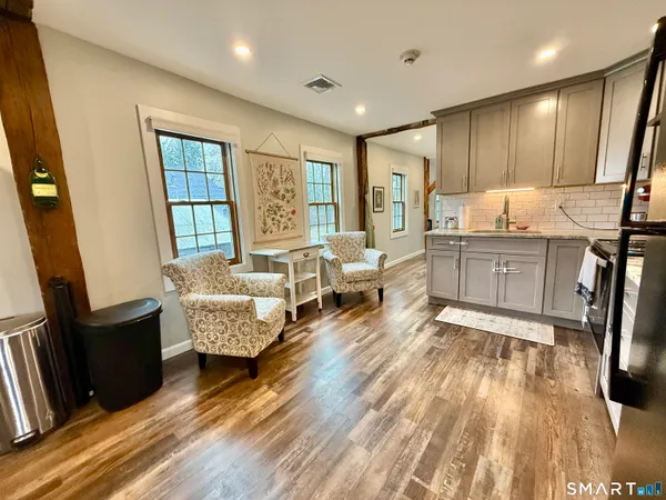 $2,200 | 4 Main Street South, Unit 2, Woodbury, CT 06798