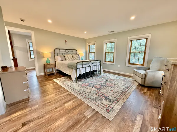 $2,200 | 4 Main Street South, Unit 2, Woodbury, CT 06798