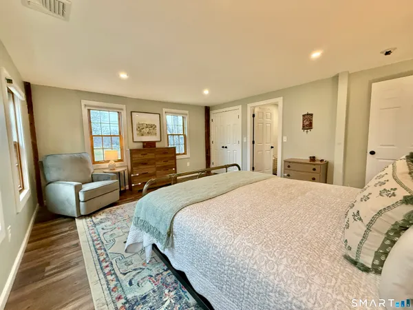 $2,200 | 4 Main Street South, Unit 2, Woodbury, CT 06798