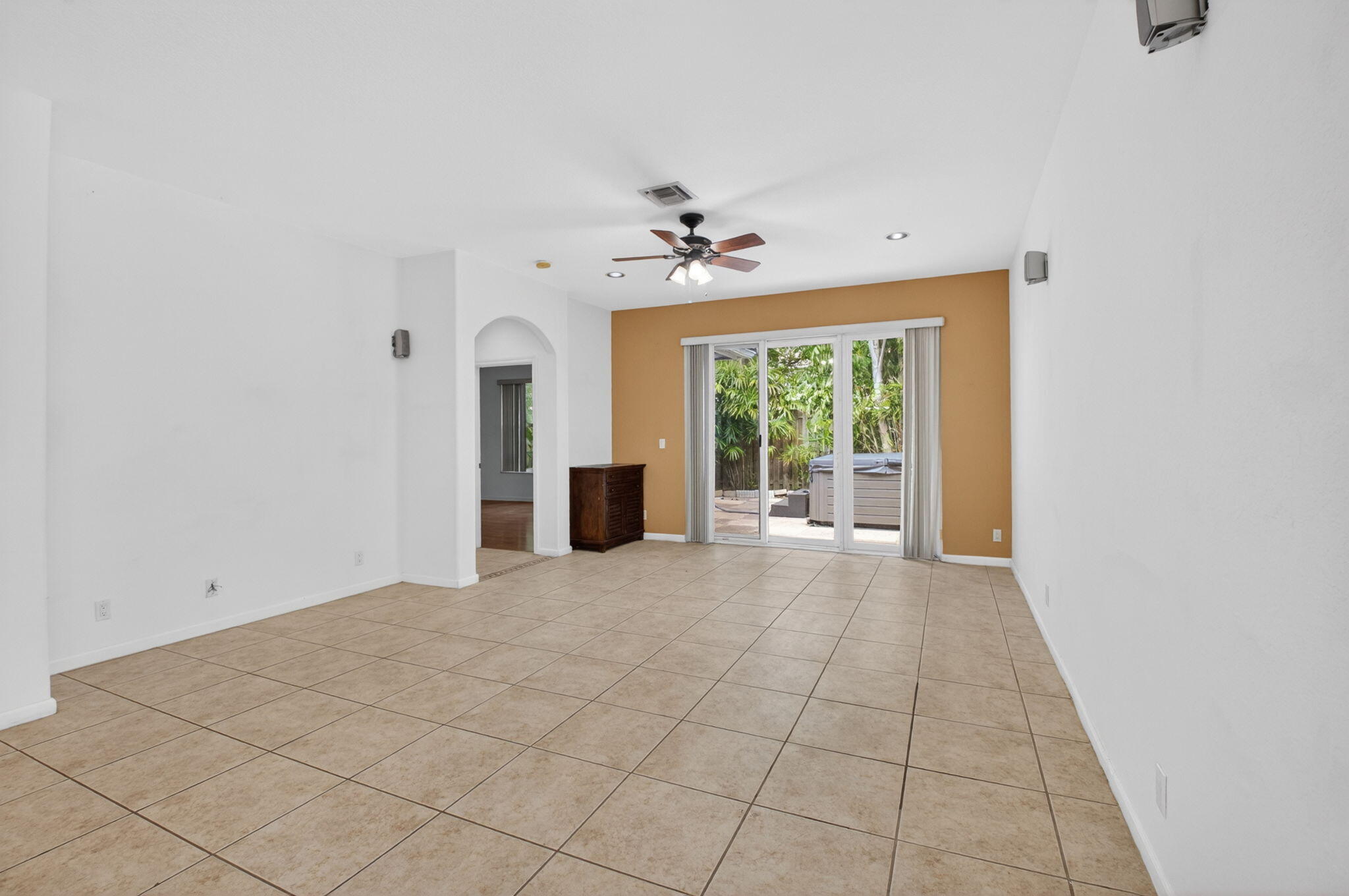 5049 Sancerre Circle Lake Worth, FL 33463 - Photo 14 of 48 15-web-or-mls-DSC_1469