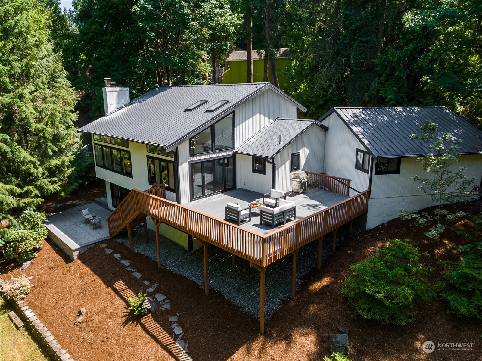 17321 Northeast 31st Court Redmond, WA 98052 - Photo 33 of 40