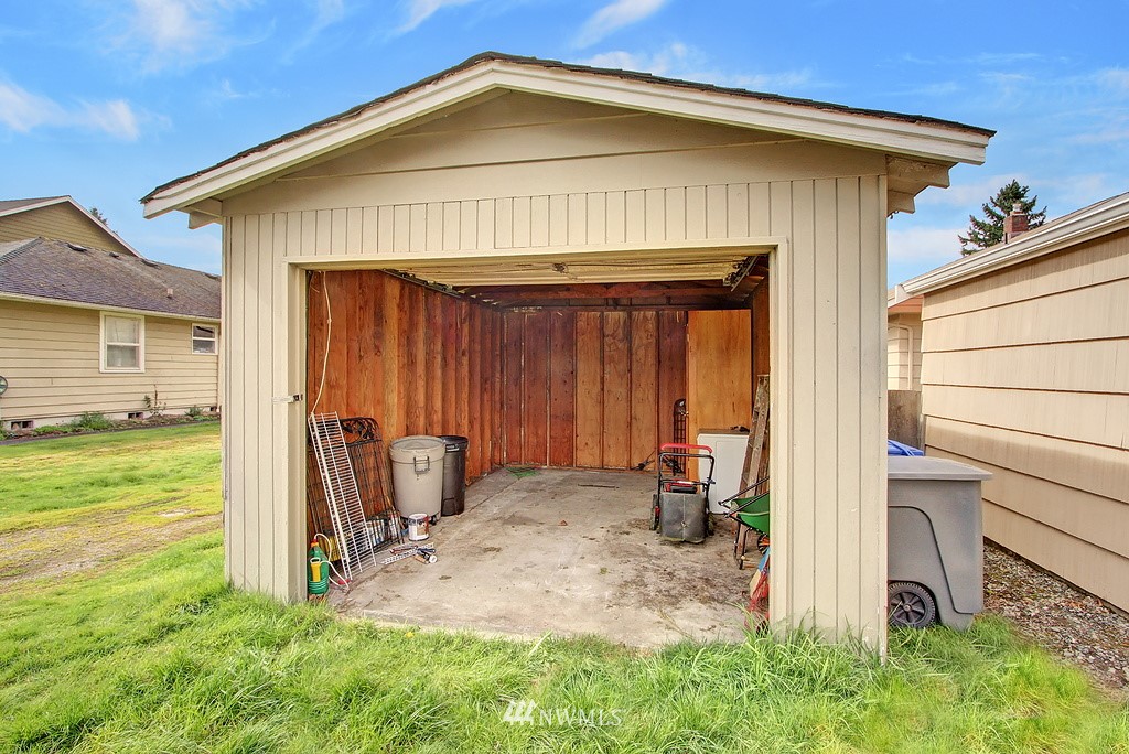 238 Wells Avenue North Renton, WA 98057 - Photo 3 of 13 Gallery Image 3