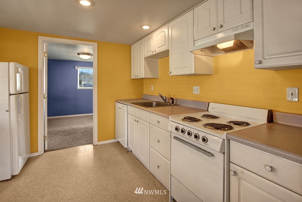 238 Wells Avenue North Renton, WA 98057 - Photo 6 of 13 Gallery Image 6