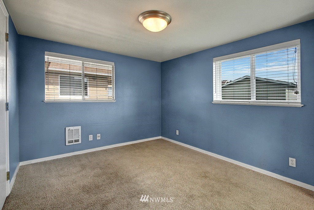 238 Wells Avenue North Renton, WA 98057 - Photo 9 of 13 Gallery Image 9