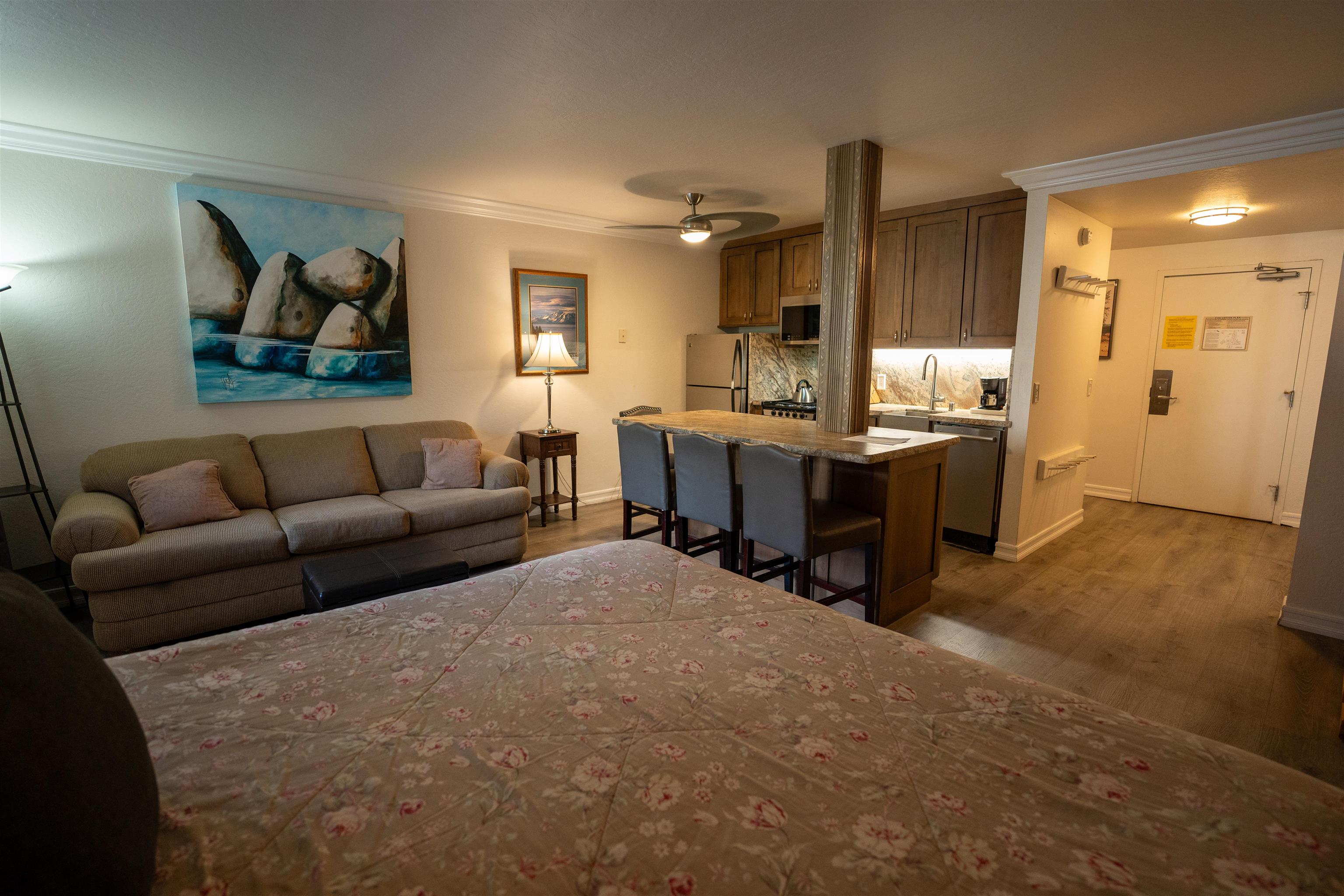 15775 Donner Pass Road, Unit 115 Truckee, CA 96161 - Photo 6 of 20 Gallery Image 6