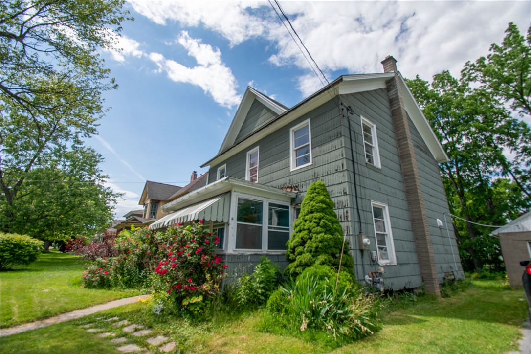 182 Fall Street Seneca Falls, NY 13148 - Photo 2 of 20