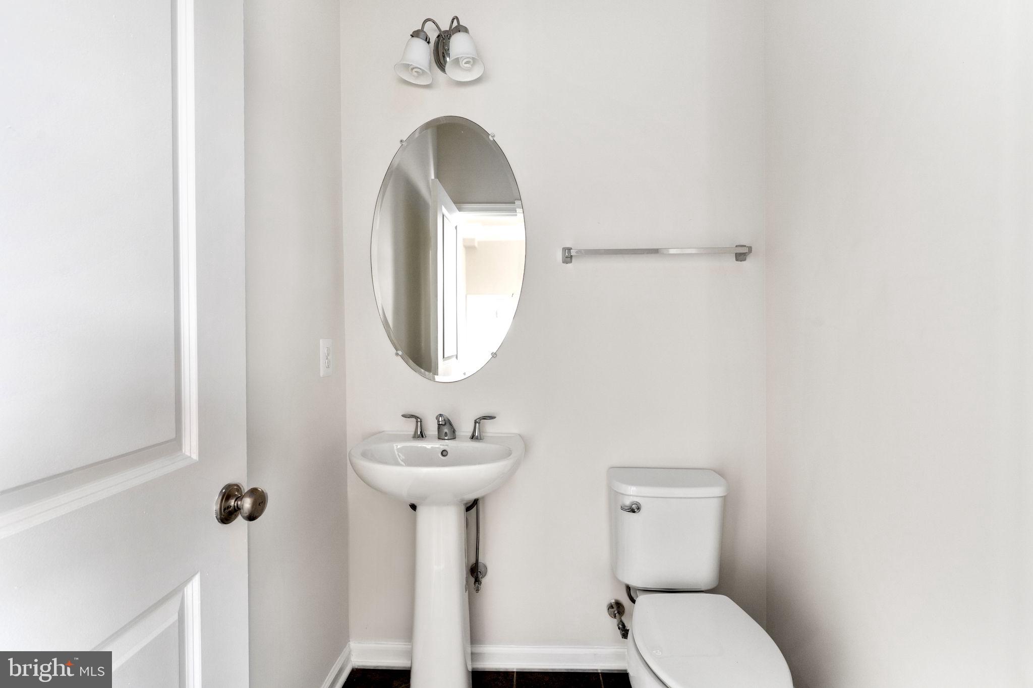 22605 Naugatuck Square Ashburn, VA 20148 - Photo 12 of 32 Half Bath