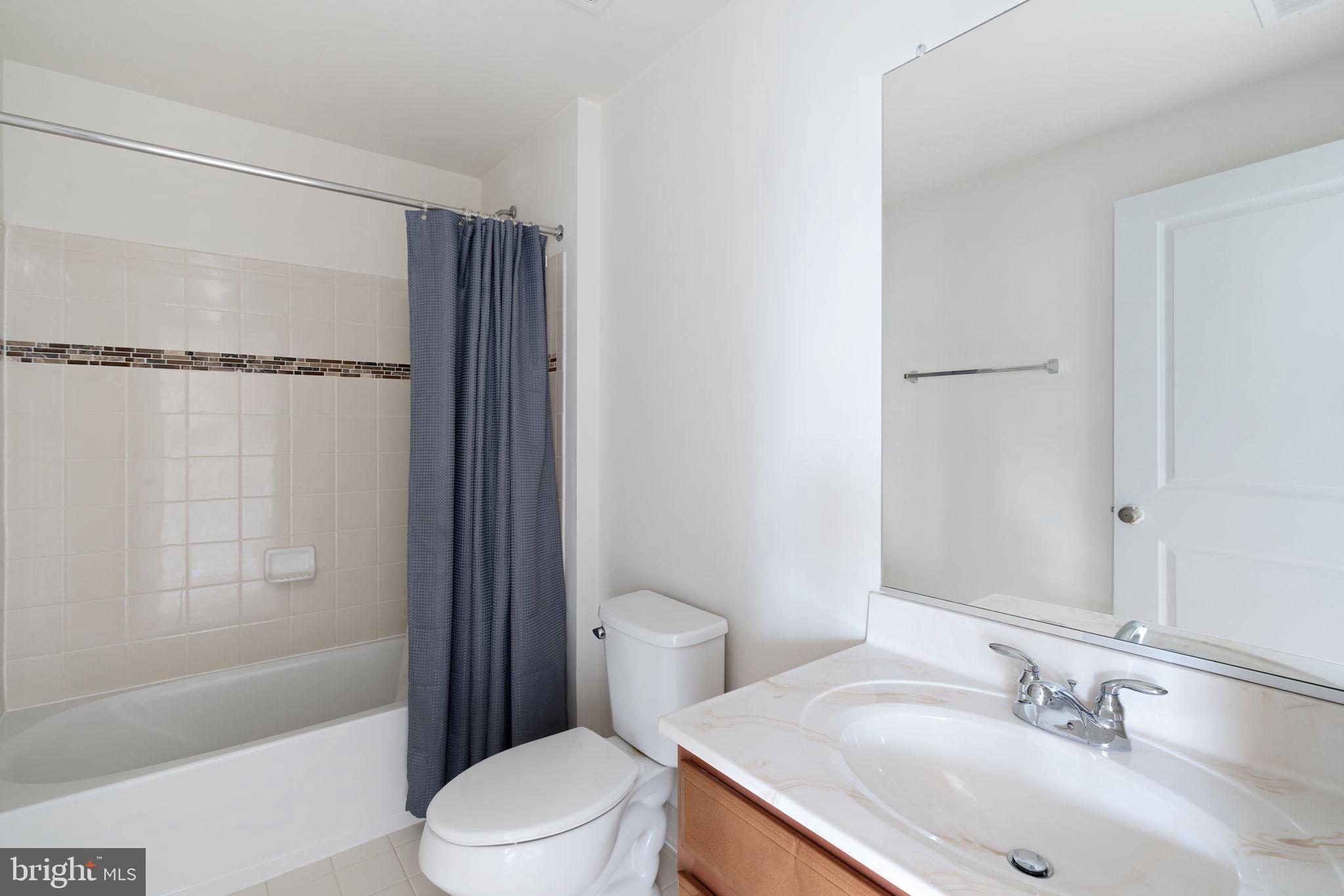 22605 Naugatuck Square Ashburn, VA 20148 - Photo 18 of 32 Full Bath