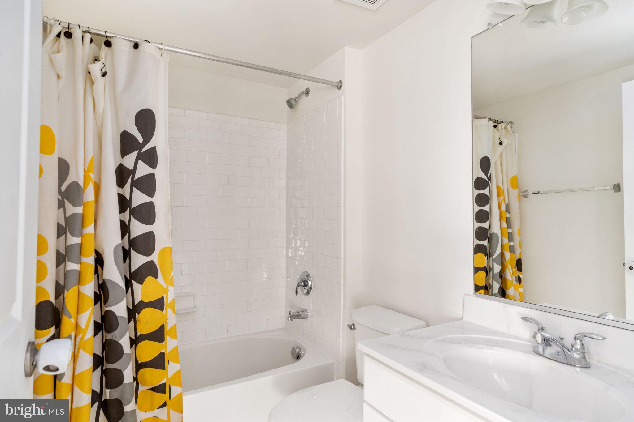 22605 Naugatuck Square Ashburn, VA 20148 - Photo 22 of 32 Lower Level Full Bath