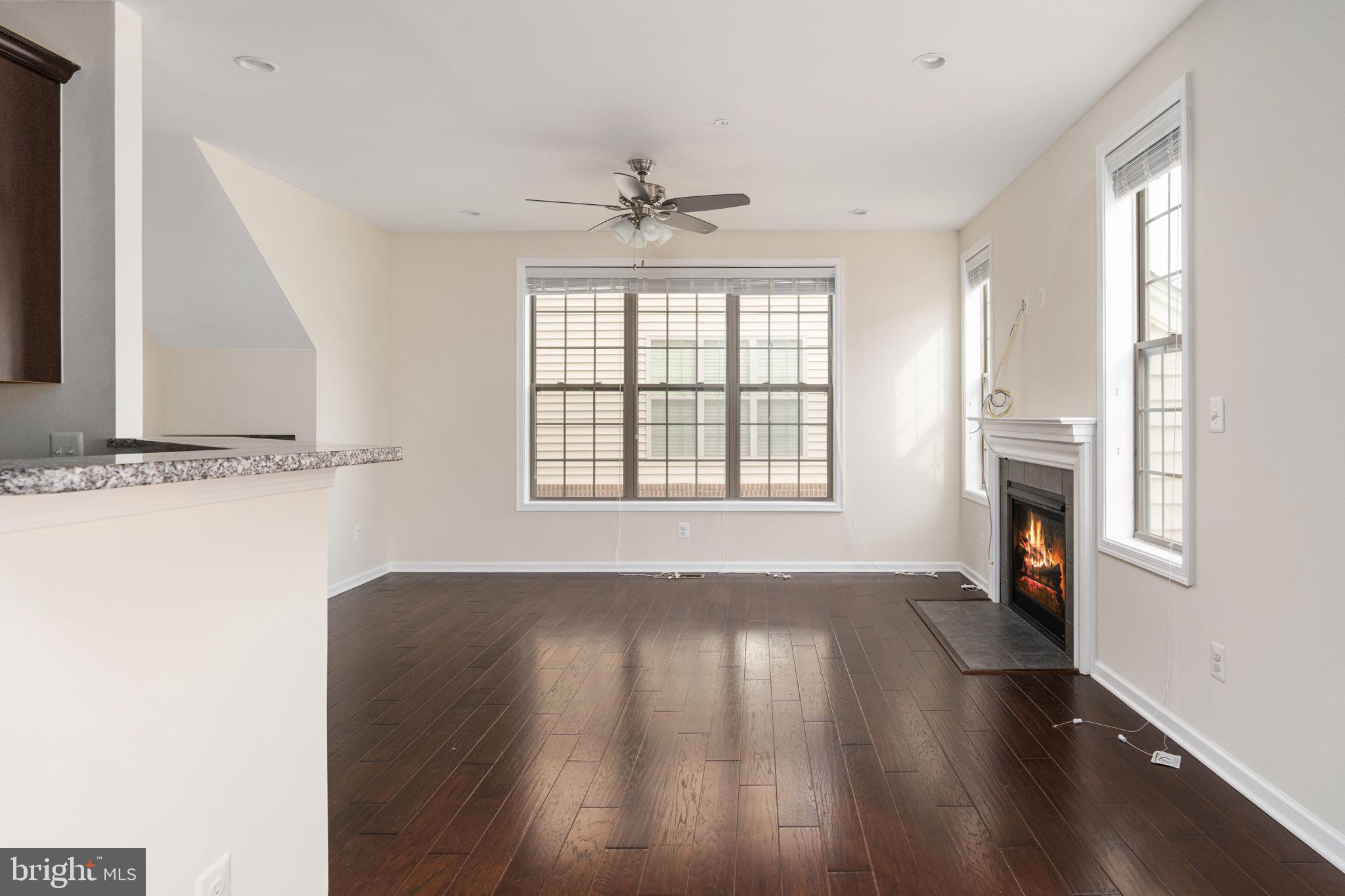 22605 Naugatuck Square Ashburn, VA 20148 - Photo 10 of 32 Family Room