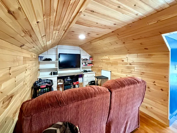 $184,900 | 136 Fraser Avenue, Madawaska, ME 04756