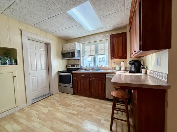 $184,900 | 136 Fraser Avenue, Madawaska, ME 04756