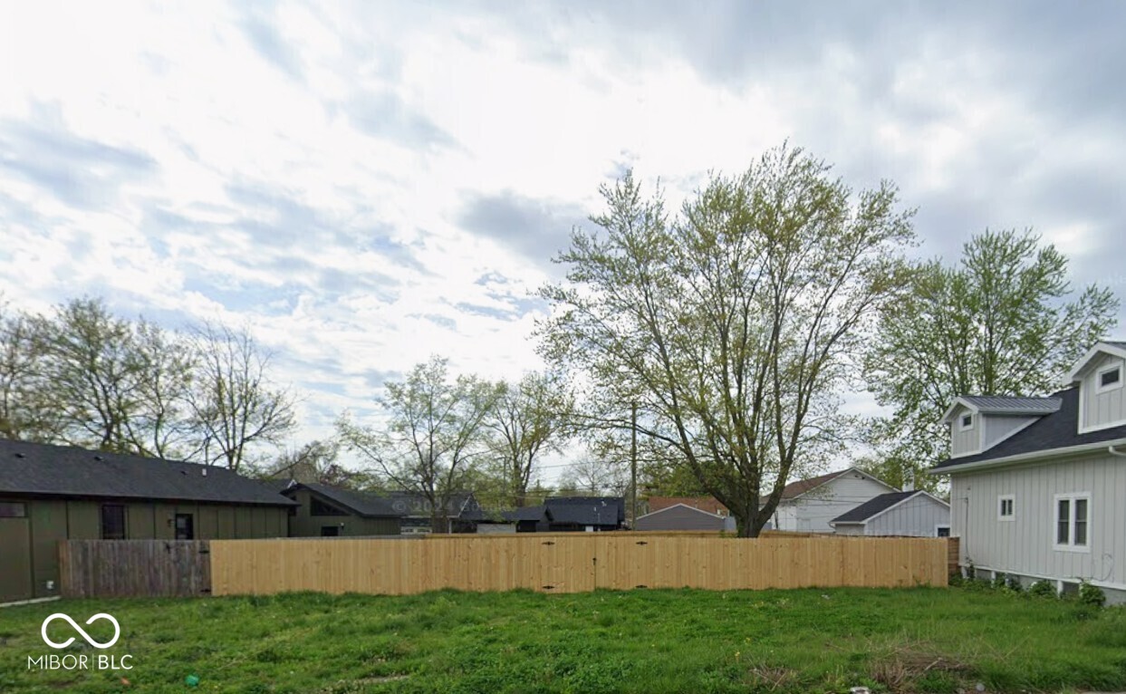 914 St Peter Street Indianapolis, IN 46203 - Photo 2 of 2