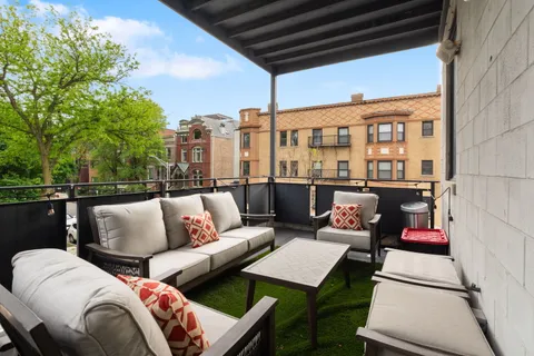 $799,900 | 1555 North Wood Street, Unit 201, Chicago, IL 60622
