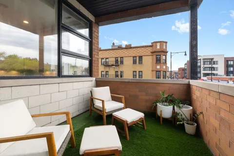 $799,900 | 1555 North Wood Street, Unit 201, Chicago, IL 60622