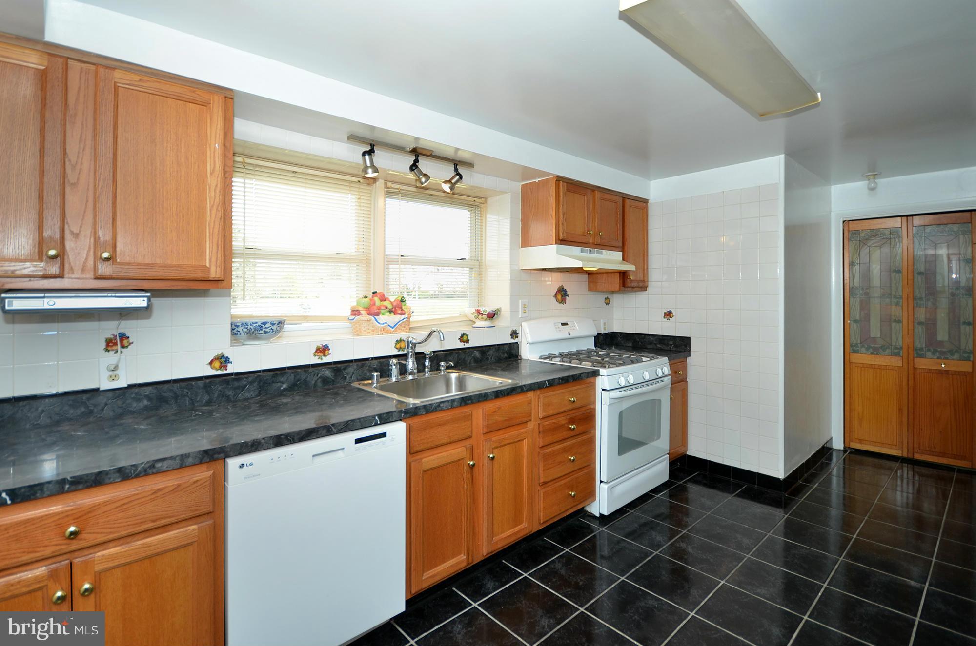 207 Felton Road Lutherville-Timonium, MD 21093 - Photo 15 of 30 Kitchen