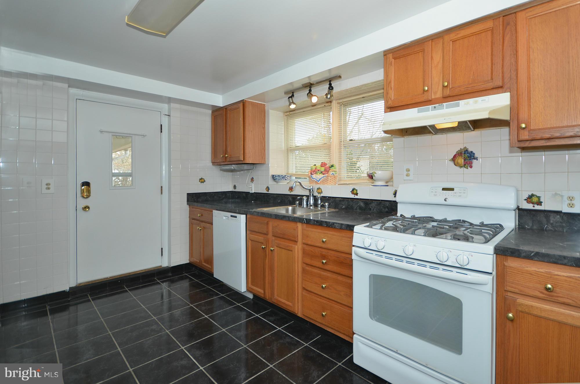207 Felton Road Lutherville-Timonium, MD 21093 - Photo 16 of 30 Kitchen