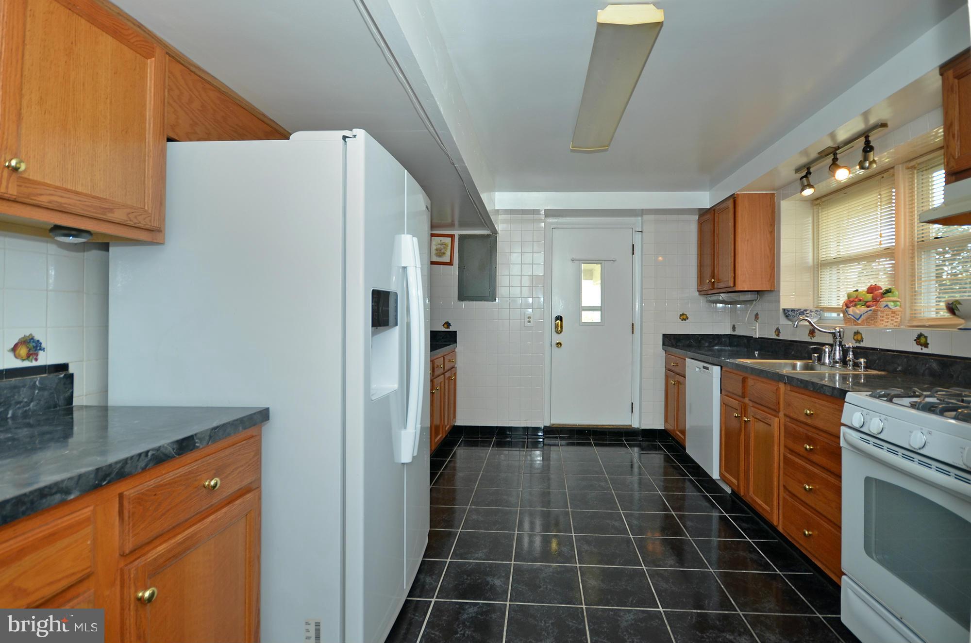 207 Felton Road Lutherville-Timonium, MD 21093 - Photo 17 of 30 Kitchen