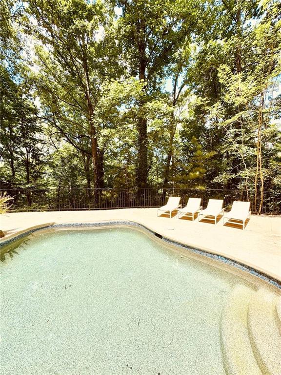 175 River Ct Parkway Atlanta, GA 30328 - Photo 15 of 50