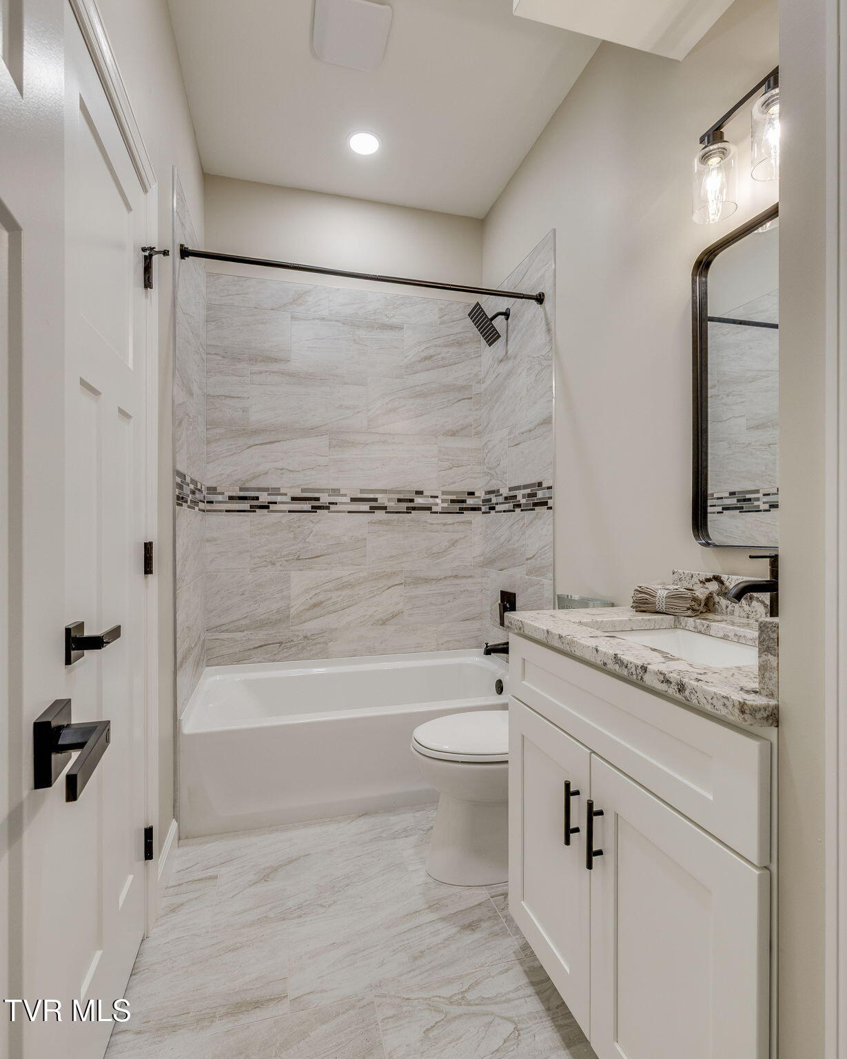 129 Stratton Place Kingsport, TN 37663 - Photo 35 of 53 LOWER BATH 3