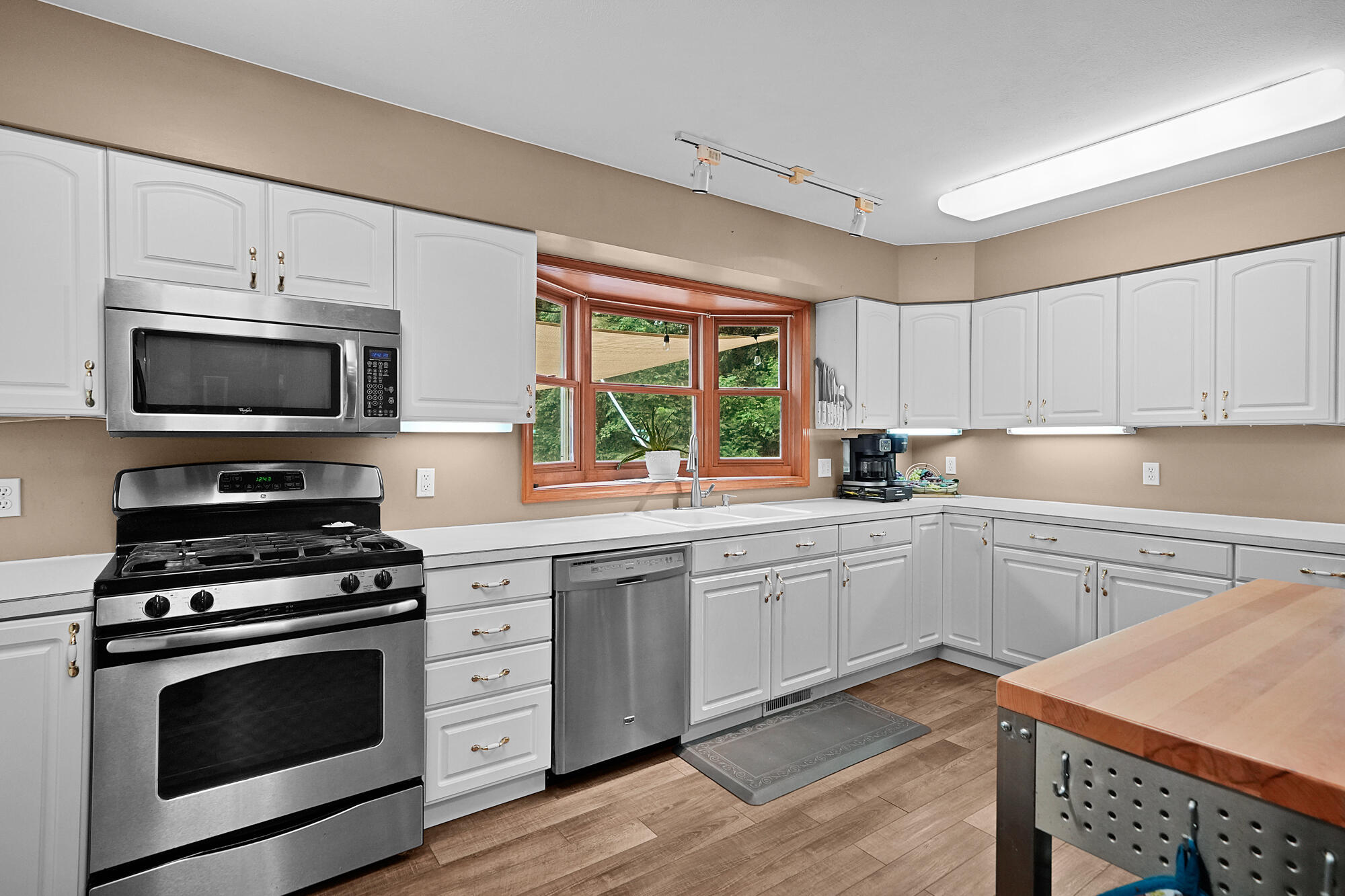 21537 Kendaville Road Pierson, MI 49339 - Photo 13 of 52 Kitchen