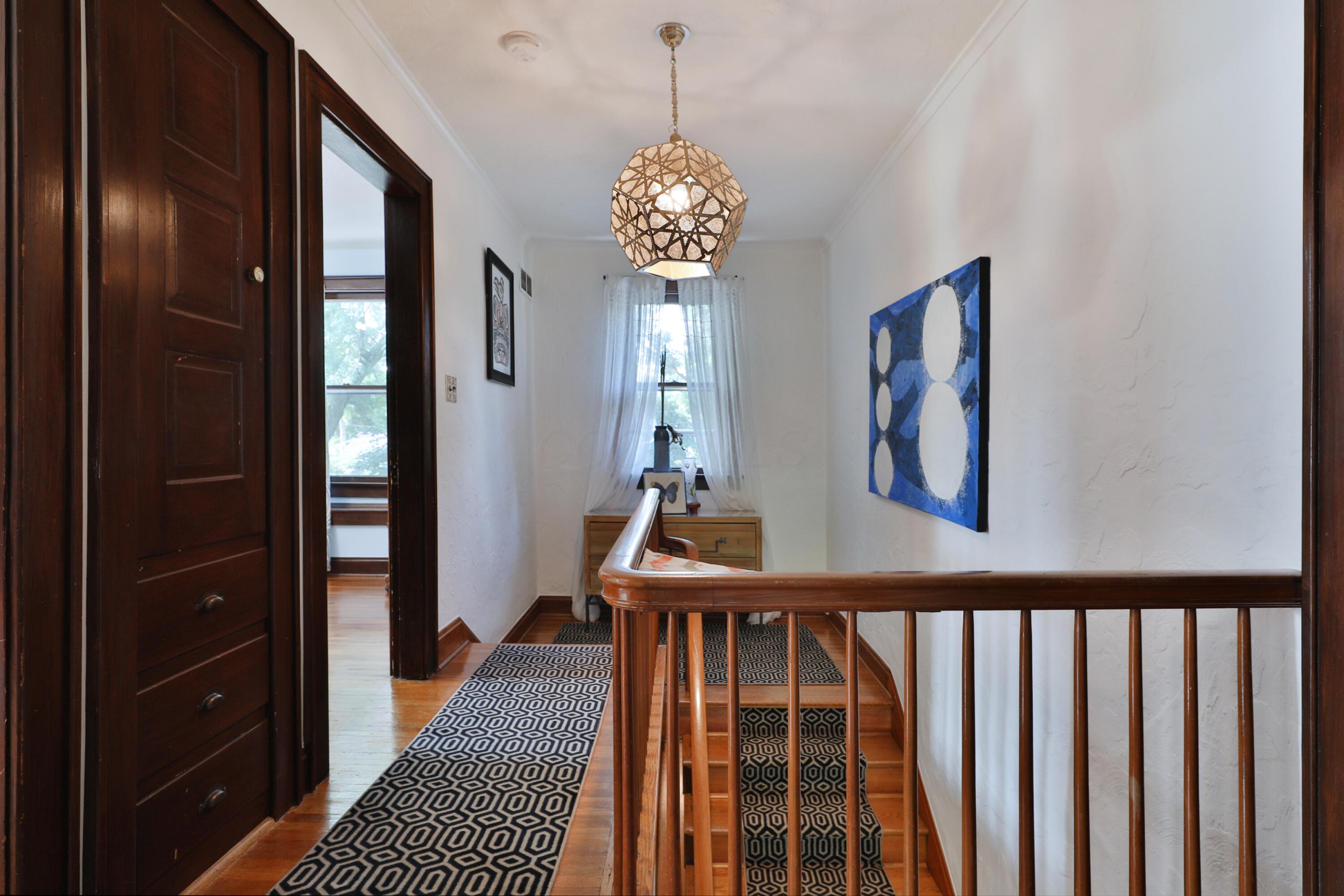 67 West Cooke Road Columbus, OH 43214 - Photo 27 of 57 Hallway