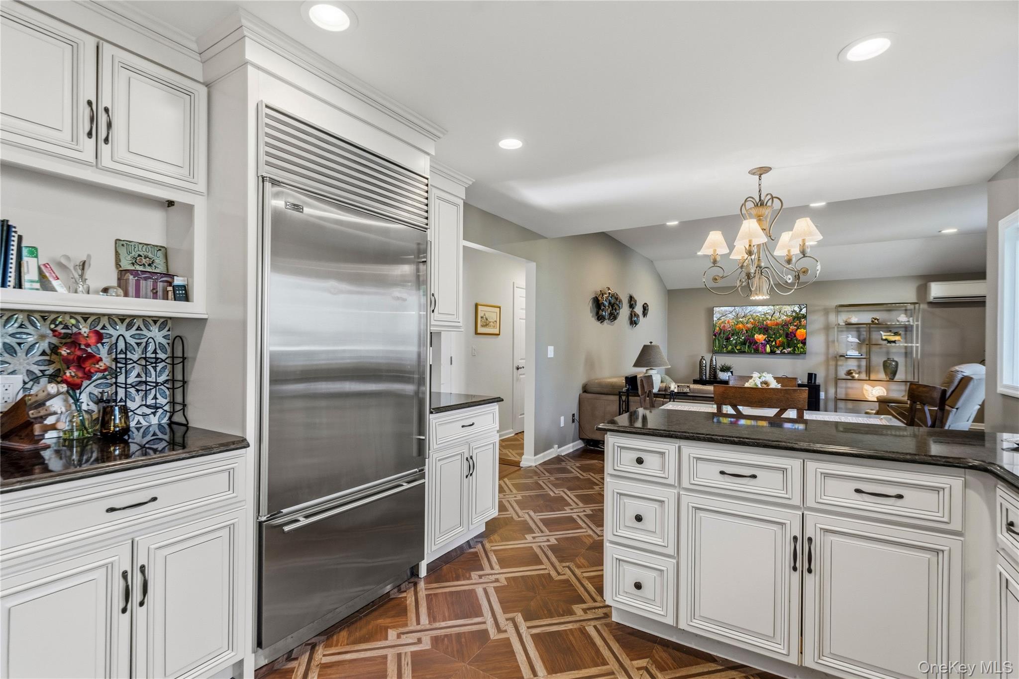 34 Admiral Road Massapequa, NY 11758 - Photo 10 of 32