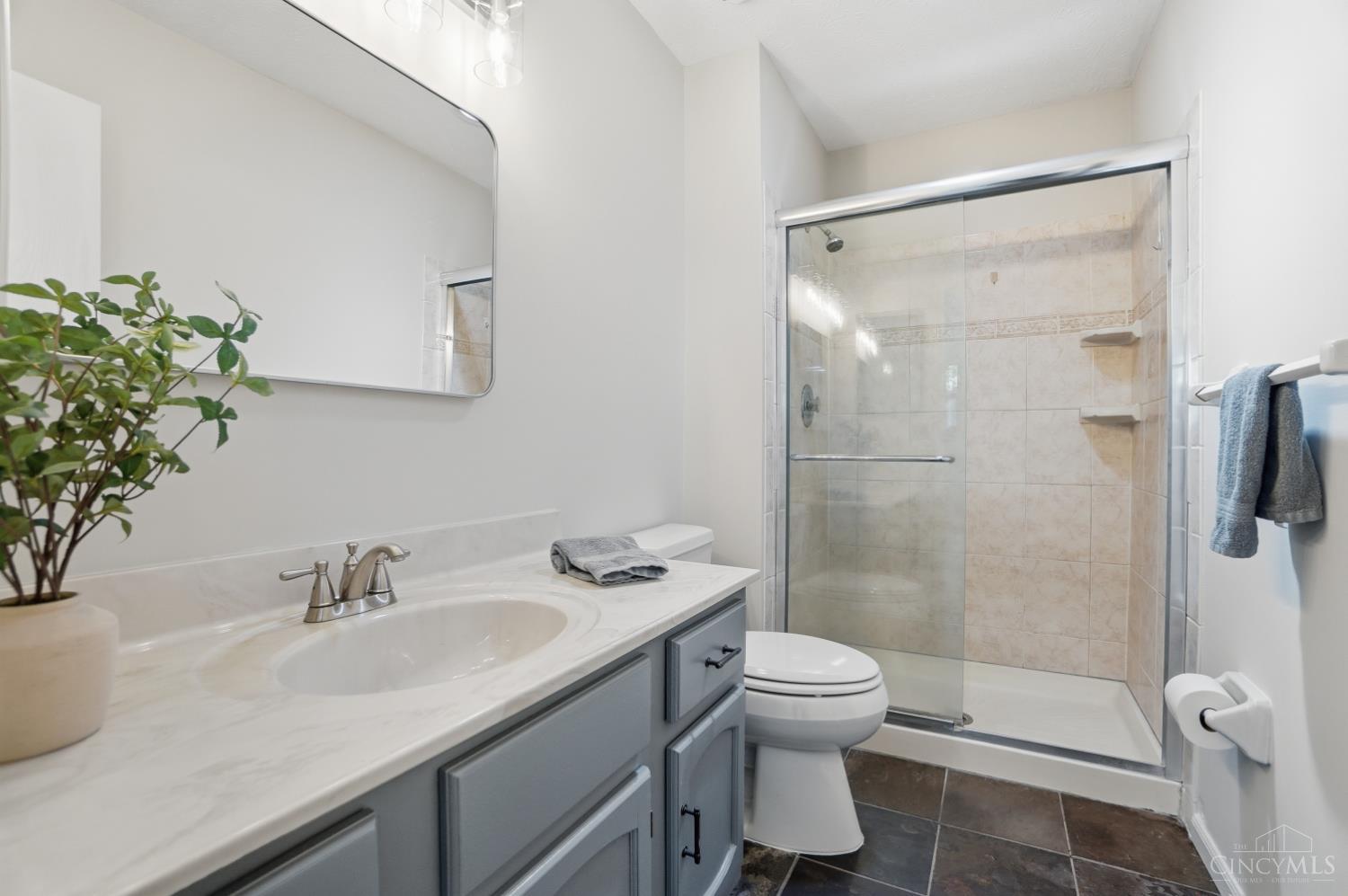 6340 Sheed Road Cincinnati, OH 45247 - Photo 22 of 60