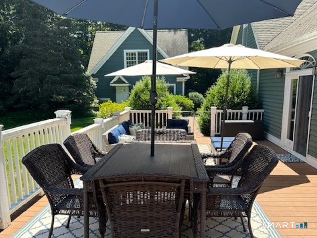 905 Baldwin Road Woodbridge, CT 06525 - Photo 5 of 10