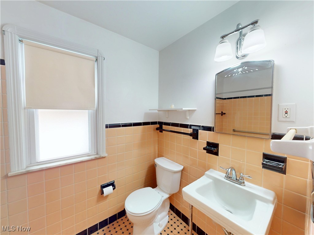 22261 Chardon Road Euclid, OH 44117 - Photo 18 of 36 Gallery Image 18