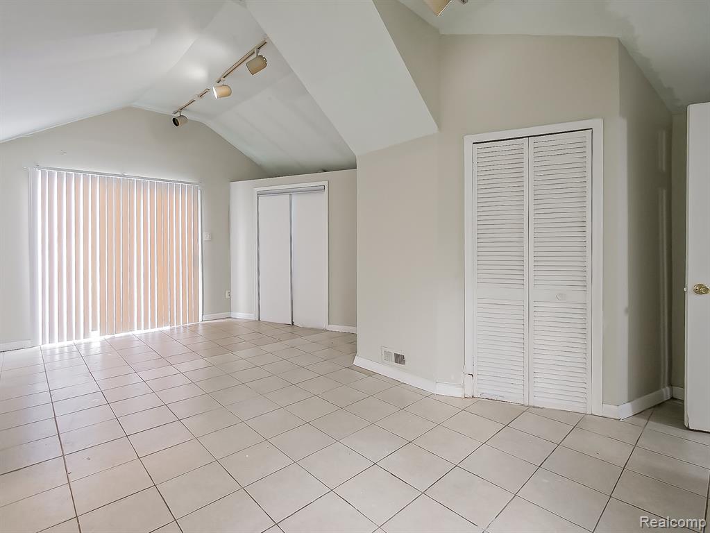 25323 Orchard Lake Road Farmington, MI 48336 - Photo 24 of 42