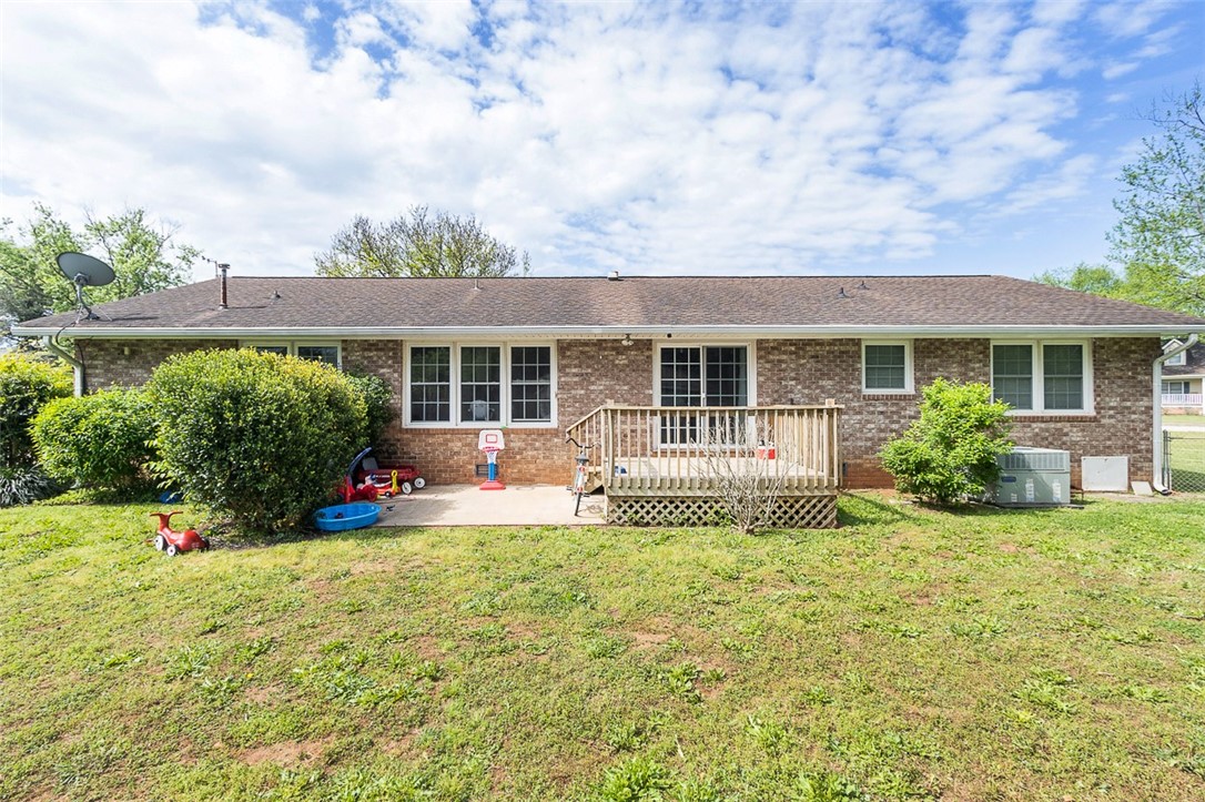 1101 Hanover Road Anderson, SC 29621 - Photo 33 of 38
