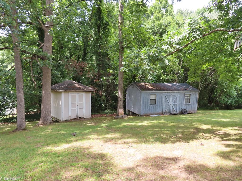 1510 Coventry Road High Point, NC 27262 - Photo 4 of 20 Gallery Image 4