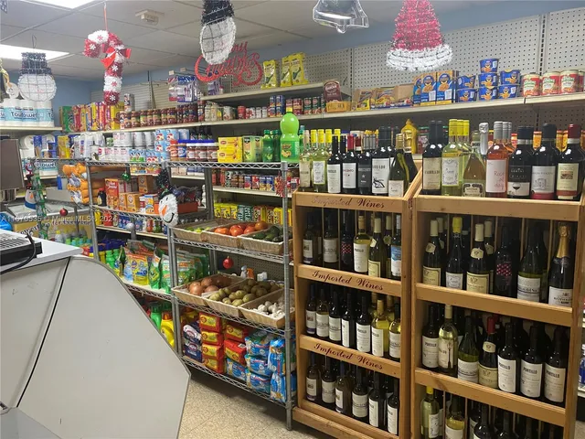 $585,000 | 5161 Collins Avenue, Unit 801, Miami Beach, FL 33140