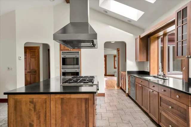 $985,000 | 70 Ledgewood Lane, Blue Hill, ME 04614