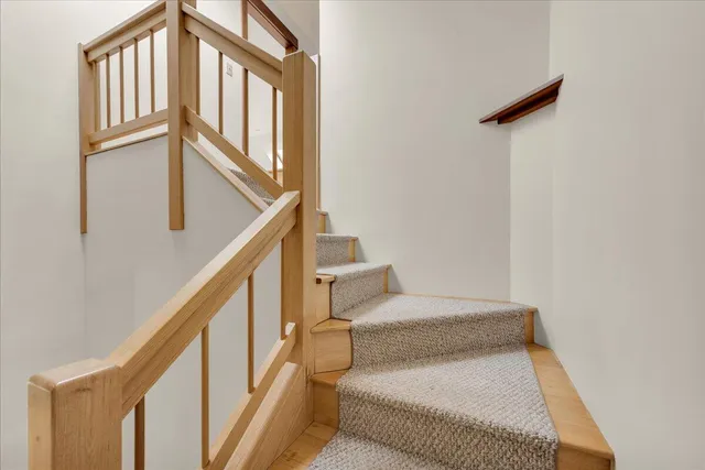 $985,000 | 70 Ledgewood Lane, Blue Hill, ME 04614