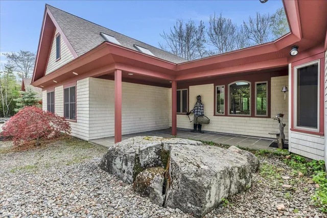 $985,000 | 70 Ledgewood Lane, Blue Hill, ME 04614