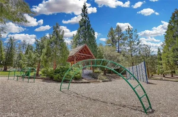 $359,999 | 2205 Cypress Way, Pine Mountain Club, CA 93222