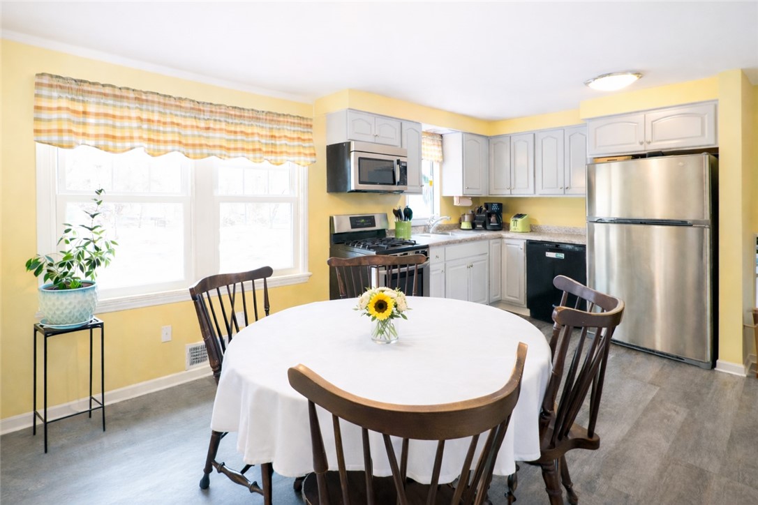 37 Penhurst Road Brighton, NY 14610 - Photo 3 of 16