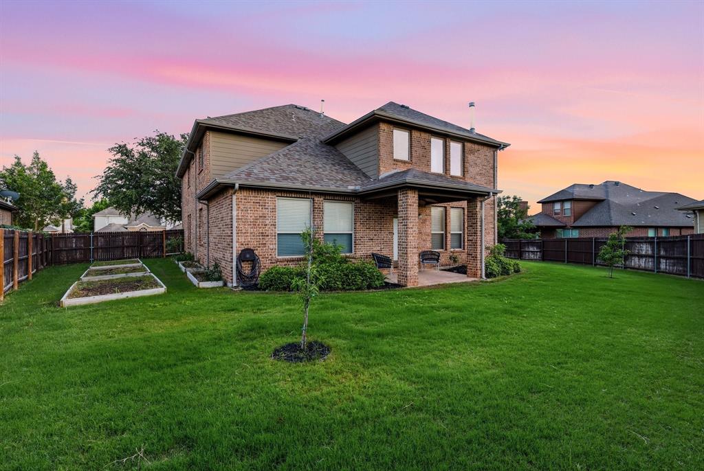 7105 Edwards Road Denton, TX 76208 - Photo 2 of 40