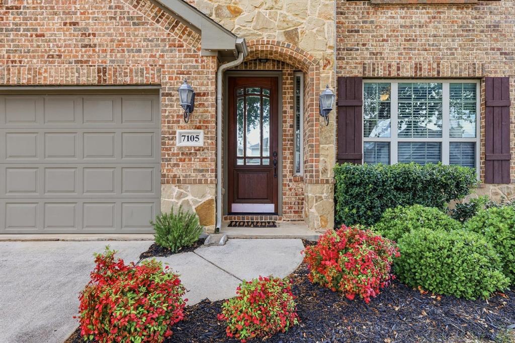 7105 Edwards Road Denton, TX 76208 - Photo 5 of 40 Welcoming front entry with covered porch.