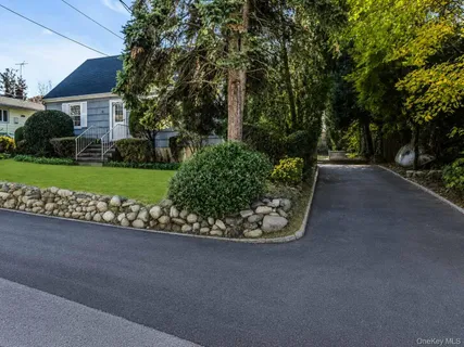 $829,000 | 12 Violet Road, Bayville, NY 11709
