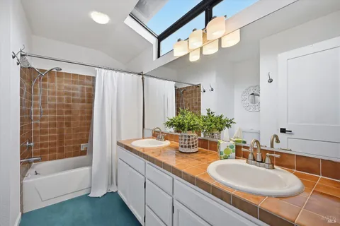 $679,000 | 65 Freedom Lane North, Petaluma, CA 94952