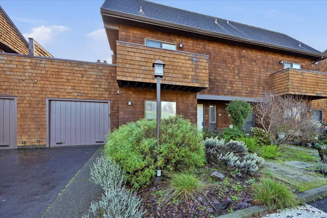 $679,000 | 65 Freedom Lane North, Petaluma, CA 94952