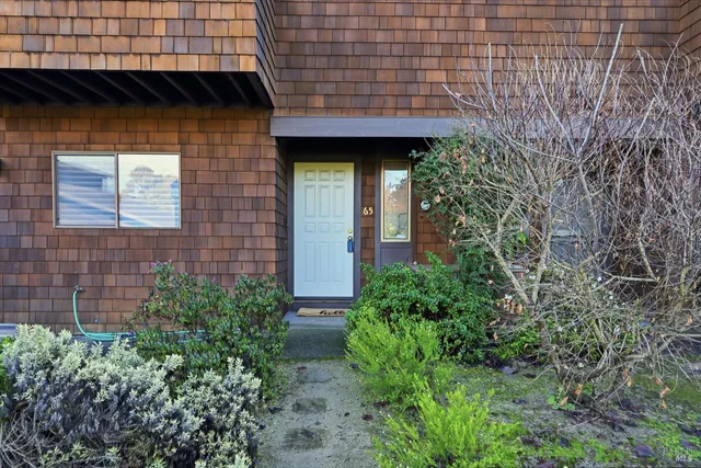 $679,000 | 65 Freedom Lane North, Petaluma, CA 94952