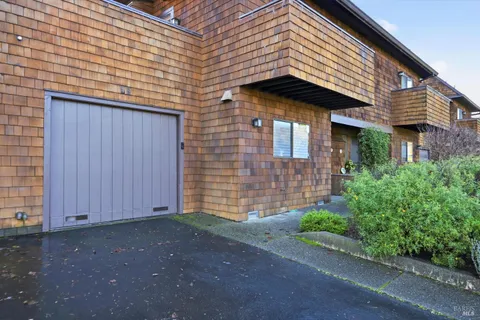 $679,000 | 65 Freedom Lane North, Petaluma, CA 94952